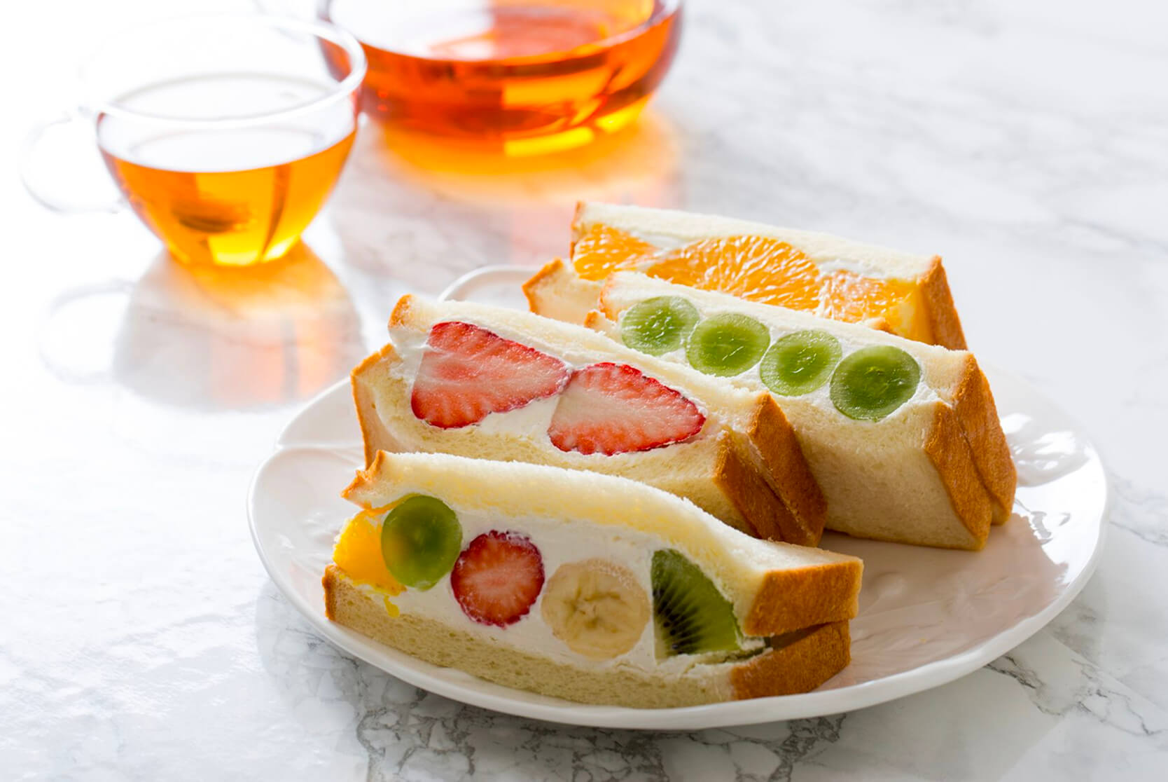 Fruit sando.